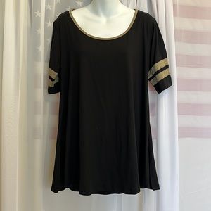 LuLaRoe Womens Perfect T size M